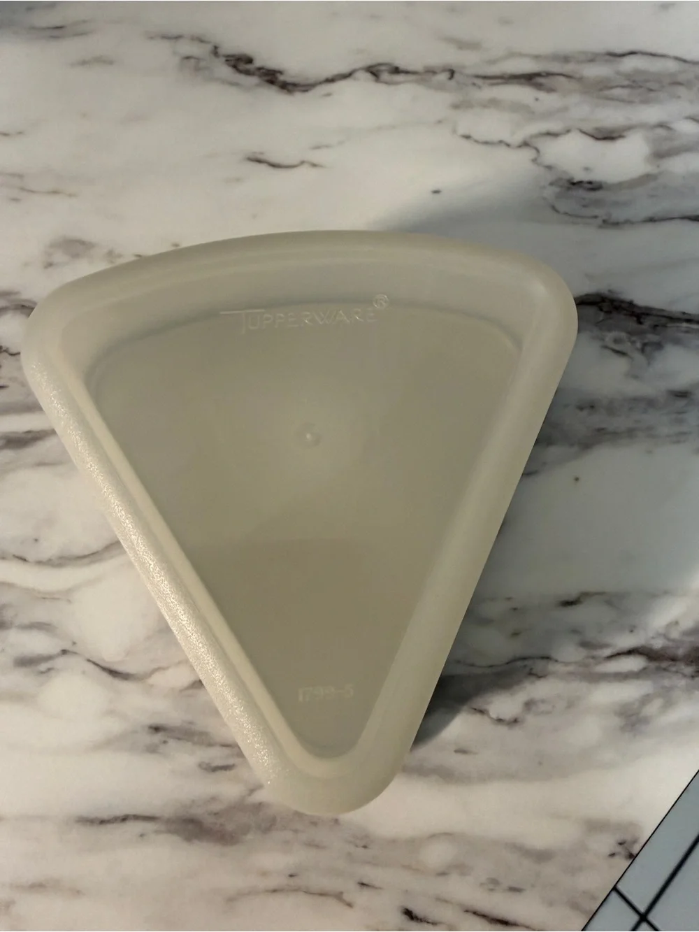 Tupperware Single Pie Serving Food Storage Container